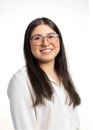 Headshot of Paulina